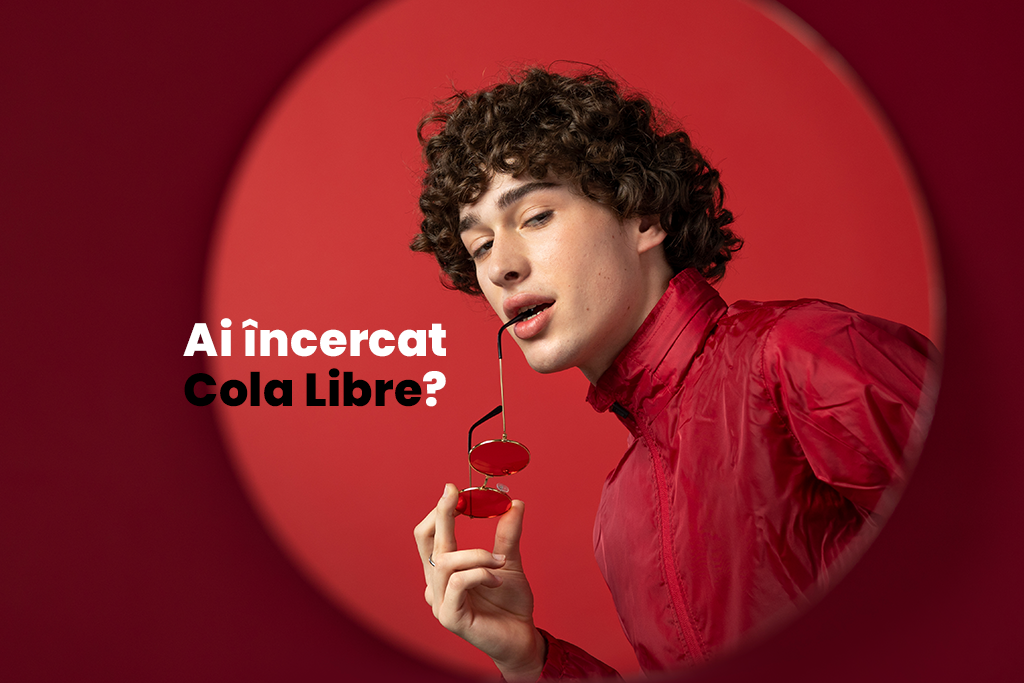 Băiat care este băutor de cola, dar prefera si dispozitivele de vapat cu cola libre.